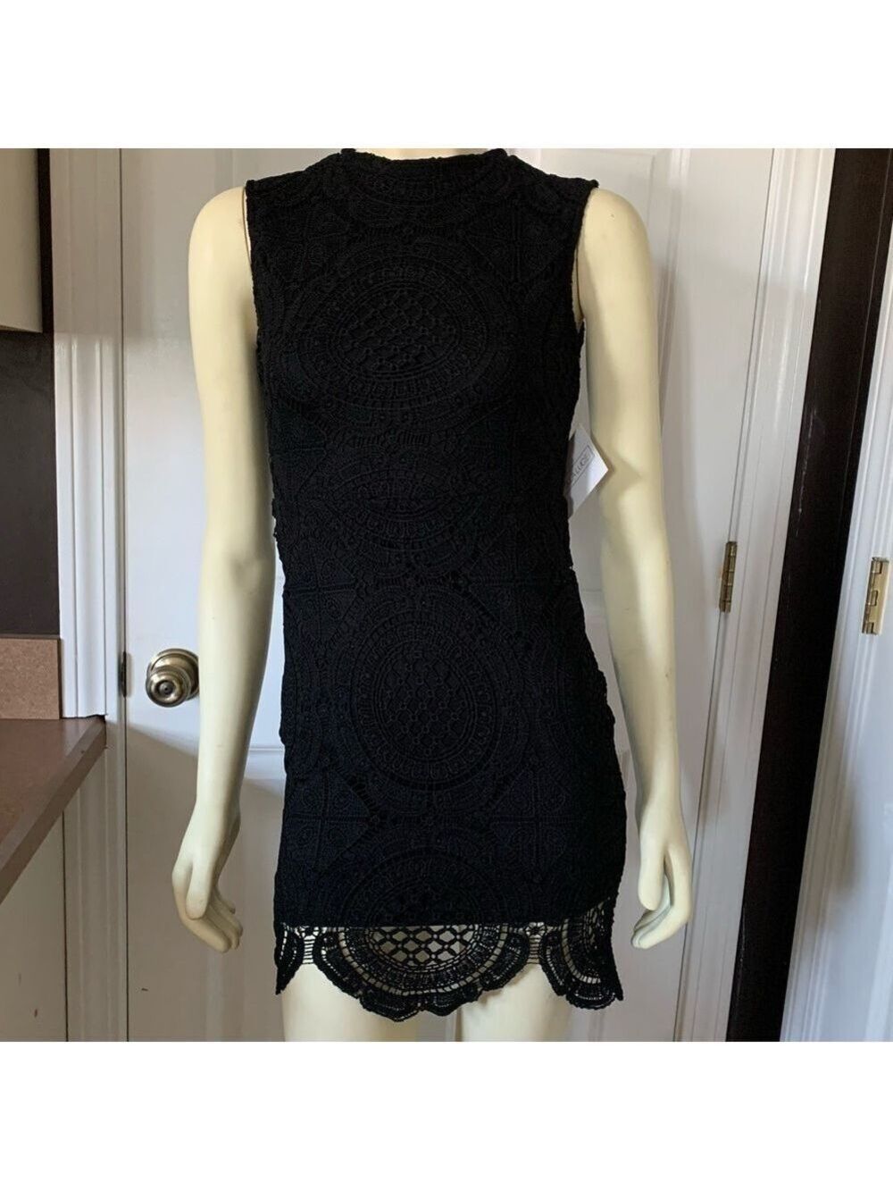 𝅺new with tags Stella Luce Embroidered Knit Black Fitted Cocktail Dress S